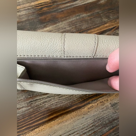 Fossil genuine leather long wallet - Light Green - Inside Light Grey - Picture 5 of 9